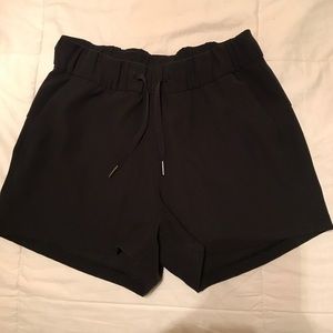 🌹Lululemon on the fly shorts